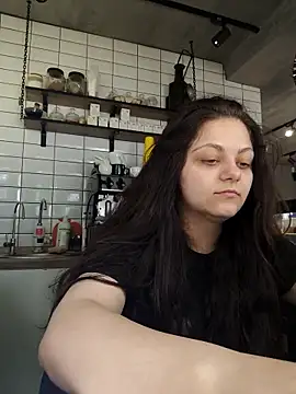 Molli lii online show from 9, 5, 2026