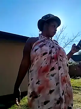 JuicyHoney 01 online show from 4, 7, 2026