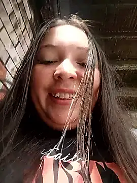 Alyssa 14 online show from 17, 5, 2026