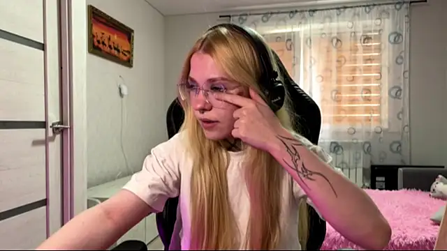 cyber shawtyzzz online show from 12, 5, 2026