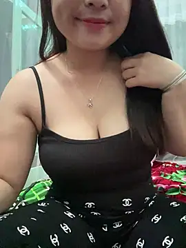 Snapshot of Ni-niii chatting on 28, 6, 2026 Ni-niii online show from 28, 6, 2026