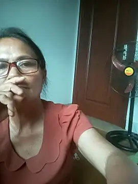 Snapshot of Vieekee chatting on 3, 7, 2026 Vieekee online show from 3, 7, 2026