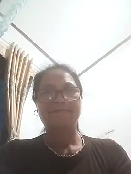 Snapshot of Vieekee chatting on 4, 7, 2026 Vieekee online show from 4, 7, 2026