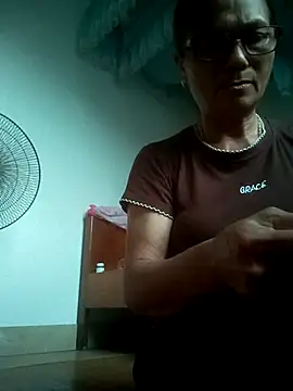Snapshot of Vieekee chatting on 20, 7, 2026 Vieekee online show from 20, 7, 2026