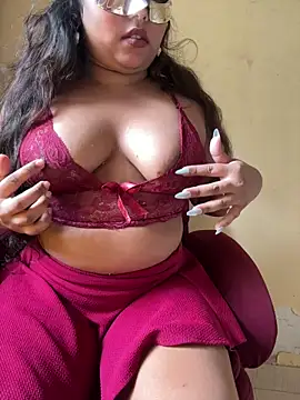 Snapshot of SlutrySiren chatting on 5, 7, 2026 SlutrySiren online show from 5, 7, 2026