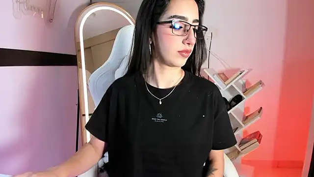 Snapshot of AgathaBlair chatting on 19, 7, 2026 AgathaBlair online show from 19, 7, 2026