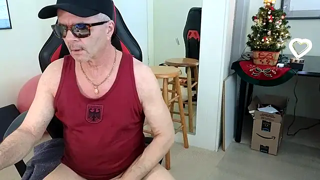 Snapshot of hotdadbod chatting on 11, 12, 2024 hotdadbod online show from 11, 12, 2024