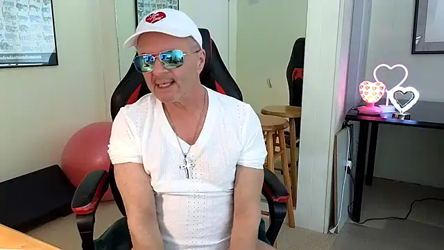 Snapshot of hotdadbod chatting on 3, 2, 2025 hotdadbod online show from 3, 2, 2025