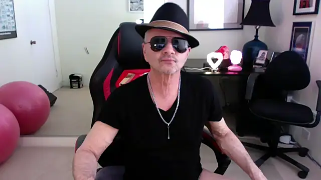 Snapshot of hotdadbod chatting on 23, 2, 2025 hotdadbod online show from 23, 2, 2025