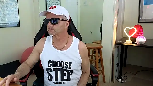 Snapshot of hotdadbod chatting on 3, 3, 2025 hotdadbod online show from 3, 3, 2025