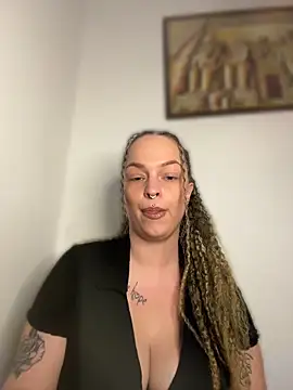 WaitingLucia online show from 17, 5, 2026
