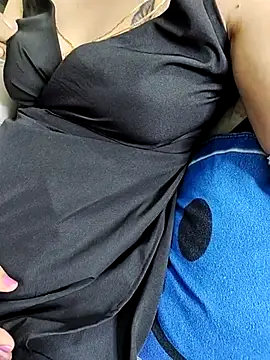 MrAndMrsDesiHot online show from 14, 5, 2026