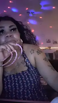 Snapshot of NailGoddessnow chatting on 13, 10, 2025 NailGoddessnow online show from 13, 10, 2025