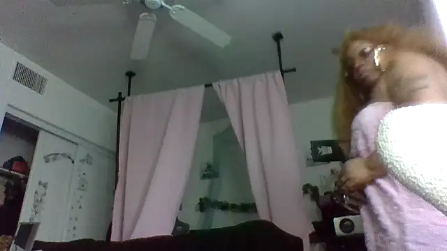 Snapshot of NailGoddessnow chatting on 8, 2, 2026 NailGoddessnow online show from 8, 2, 2026