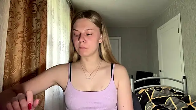 HoneysPiee online show from 20, 6, 2026