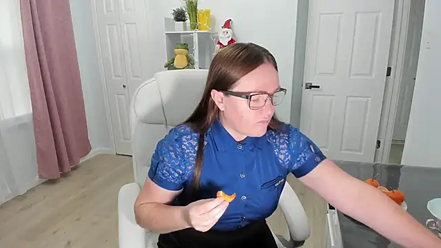 Vika73 online show from 16, 12, 2024