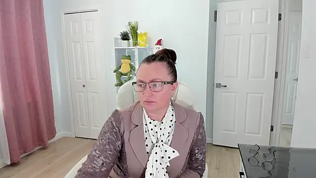 Vika73 online show from 18, 12, 2024