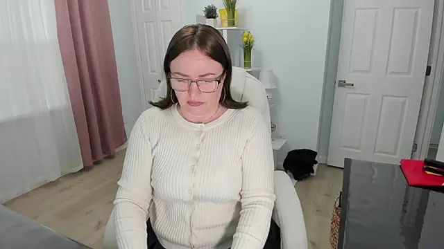 Vika73 online show from 4, 2, 2025