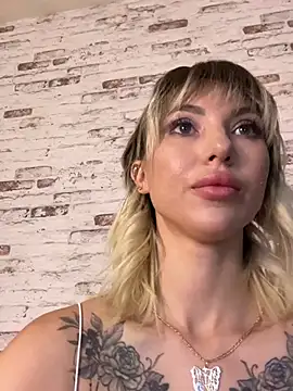 Snapshot of TeaseBabeXXX chatting on 7, 6, 2026 TeaseBabeXXX online show from 7, 6, 2026