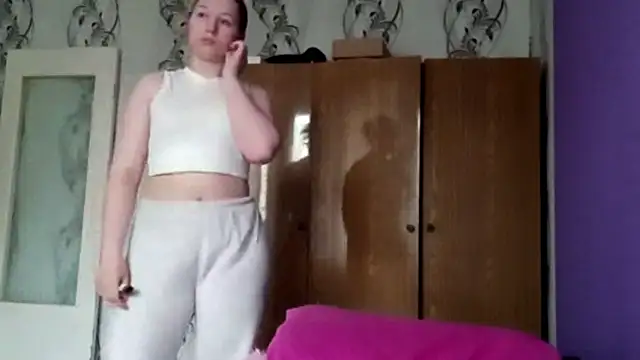 Snapshot of RaeannRoewe chatting on 20, 5, 2026 RaeannRoewe online show from 20, 5, 2026