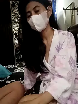 Alisaa0716 online show from 18, 5, 2026