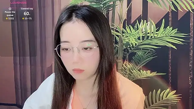 Snapshot of 77-Vicky chatting on 25, 5, 2026 77-Vicky online show from 25, 5, 2026