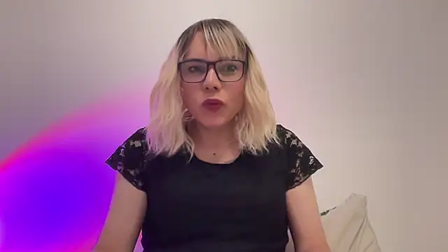 nikki trans fun online show from 18, 5, 2026
