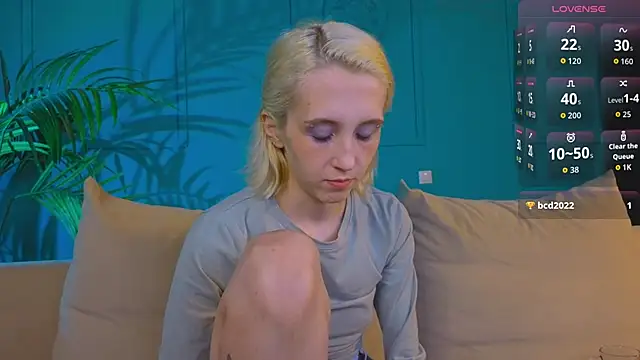 Elen  Moore online show from 15, 6, 2026