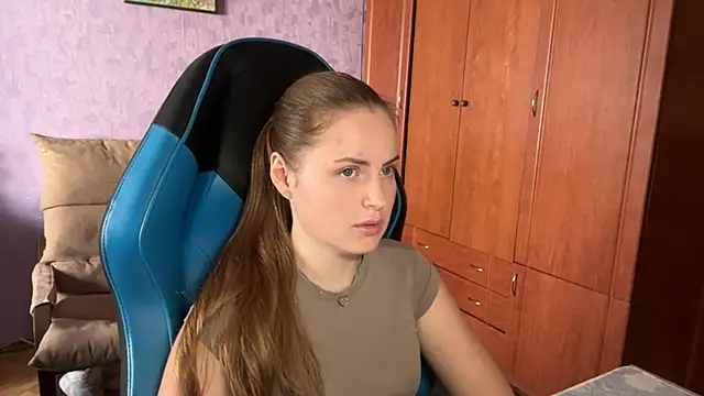 Snapshot of SilkSinner_ chatting on 17, 6, 2026 SilkSinner online show from 17, 6, 2026