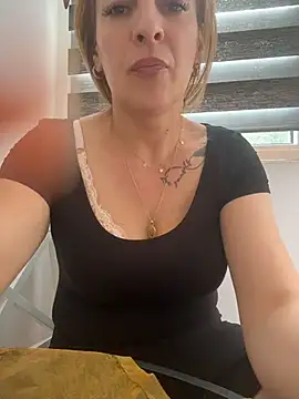 Snapshot of Hot-Milf4U chatting on 23, 6, 2026 Hot-Milf4U online show from 23, 6, 2026