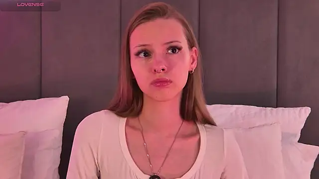 Snapshot of JulyOwens chatting on 15, 6, 2026 JulyOwens online show from 15, 6, 2026