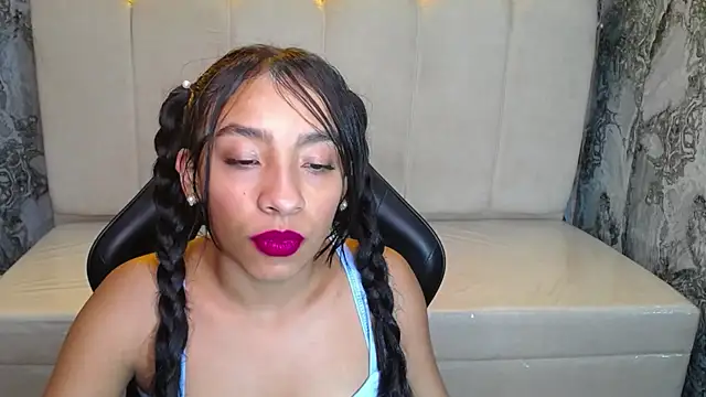 Snapshot of Adarasuri_v chatting on 26, 6, 2026 Adarasuri v online show from 26, 6, 2026