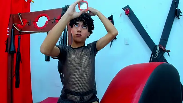 boy max latin online show from 21, 5, 2026