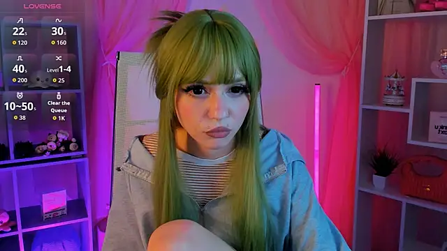 YunaLeaf online show from 23, 5, 2026