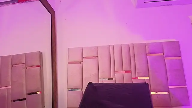 Mikaela-Banes online show from 23, 7, 2026