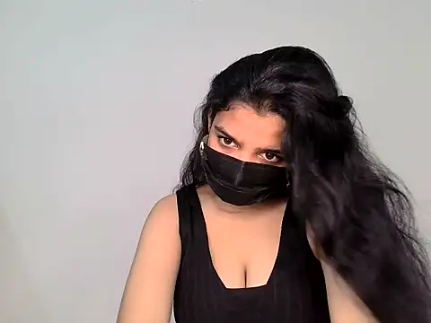Snapshot of suzan_melly chatting on 3, 6, 2026 suzan melly online show from 3, 6, 2026