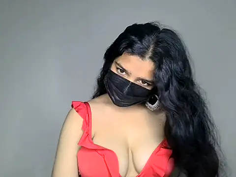 Snapshot of suzan_melly chatting on 21, 6, 2026 suzan melly online show from 21, 6, 2026