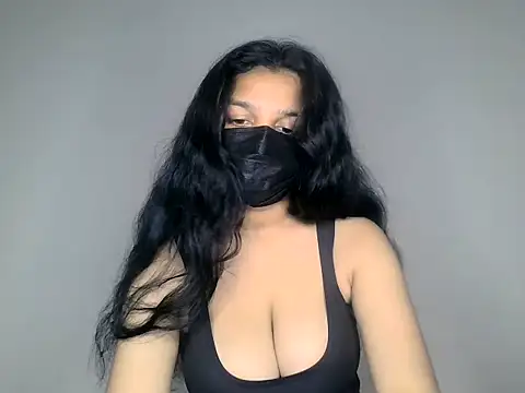 Snapshot of suzan_melly chatting on 22, 6, 2026 suzan melly online show from 22, 6, 2026