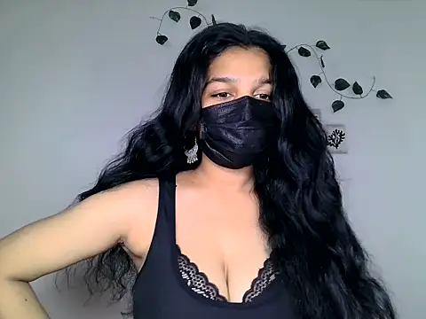 Snapshot of suzan_melly chatting on 23, 6, 2026 suzan melly online show from 23, 6, 2026