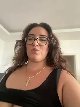 Snapshot of CurvyyMomy chatting on 17, 7, 2026 CurvyyMomy online show from 17, 7, 2026