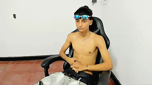 Snapshot of Leal_cute666 chatting on 13, 6, 2026 Leal cute666 online show from 13, 6, 2026