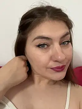 Snapshot of babyella13 chatting on 11, 7, 2026 babyella13 online show from 11, 7, 2026