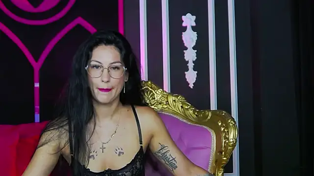 Snapshot of Areina chatting on 25, 6, 2026 Areina online show from 25, 6, 2026