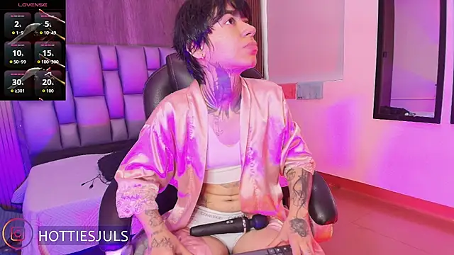 hottiesjuls online show from 26, 6, 2026