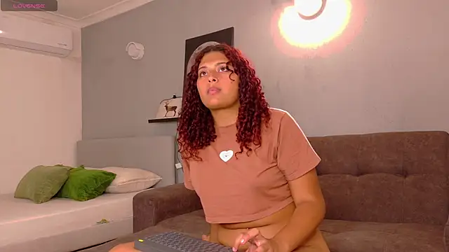Snapshot of AmeliaLaurent_ chatting on 25, 6, 2026 AmeliaLaurent online show from 25, 6, 2026