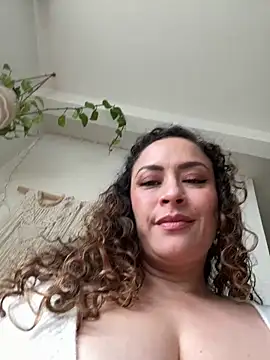 BellaNovaLove online show from 15, 6, 2026