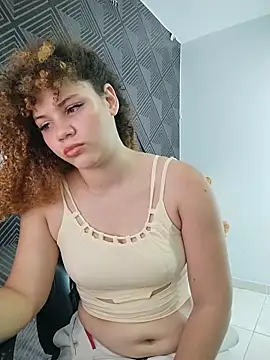 Snapshot of RoouseSiren chatting on 22, 6, 2026 RoouseSiren online show from 22, 6, 2026