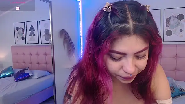 Snapshot of LilMoon_ chatting on 11, 7, 2026 LilMoon online show from 11, 7, 2026