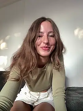 Snapshot of gymgirllaura chatting on 15, 7, 2026 gymgirllaura online show from 15, 7, 2026
