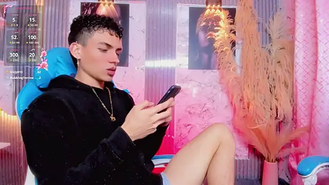 latino boyy  online show from 7, 6, 2026